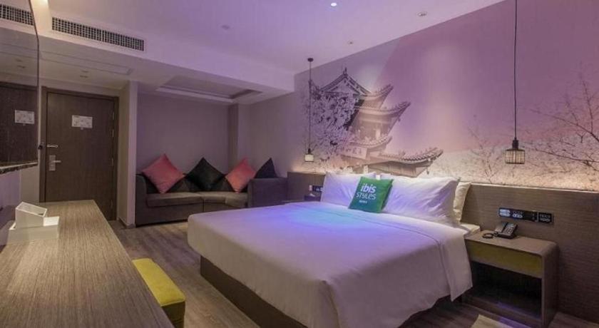 Ibis Styles Wuhan Optics Valley Square Hotel Extérieur photo